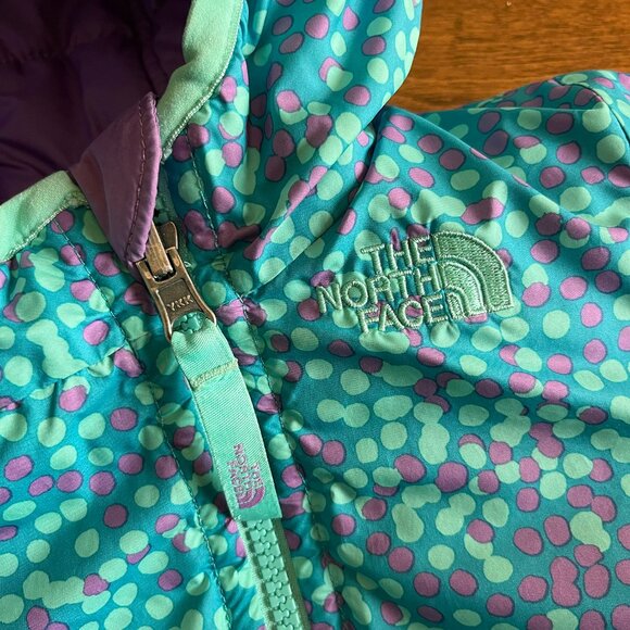 The North Face reversible lavender and teal puffer jacket 18-24m - Picture 11 of 12